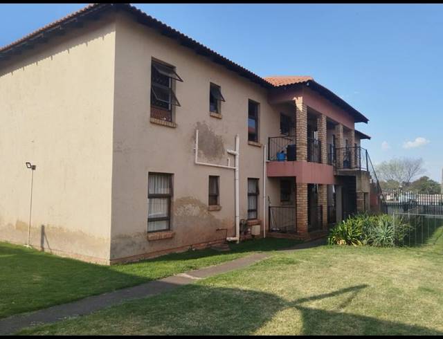 3 BEDROOM APARTMENT FOR SALE IN GROBLERPARK